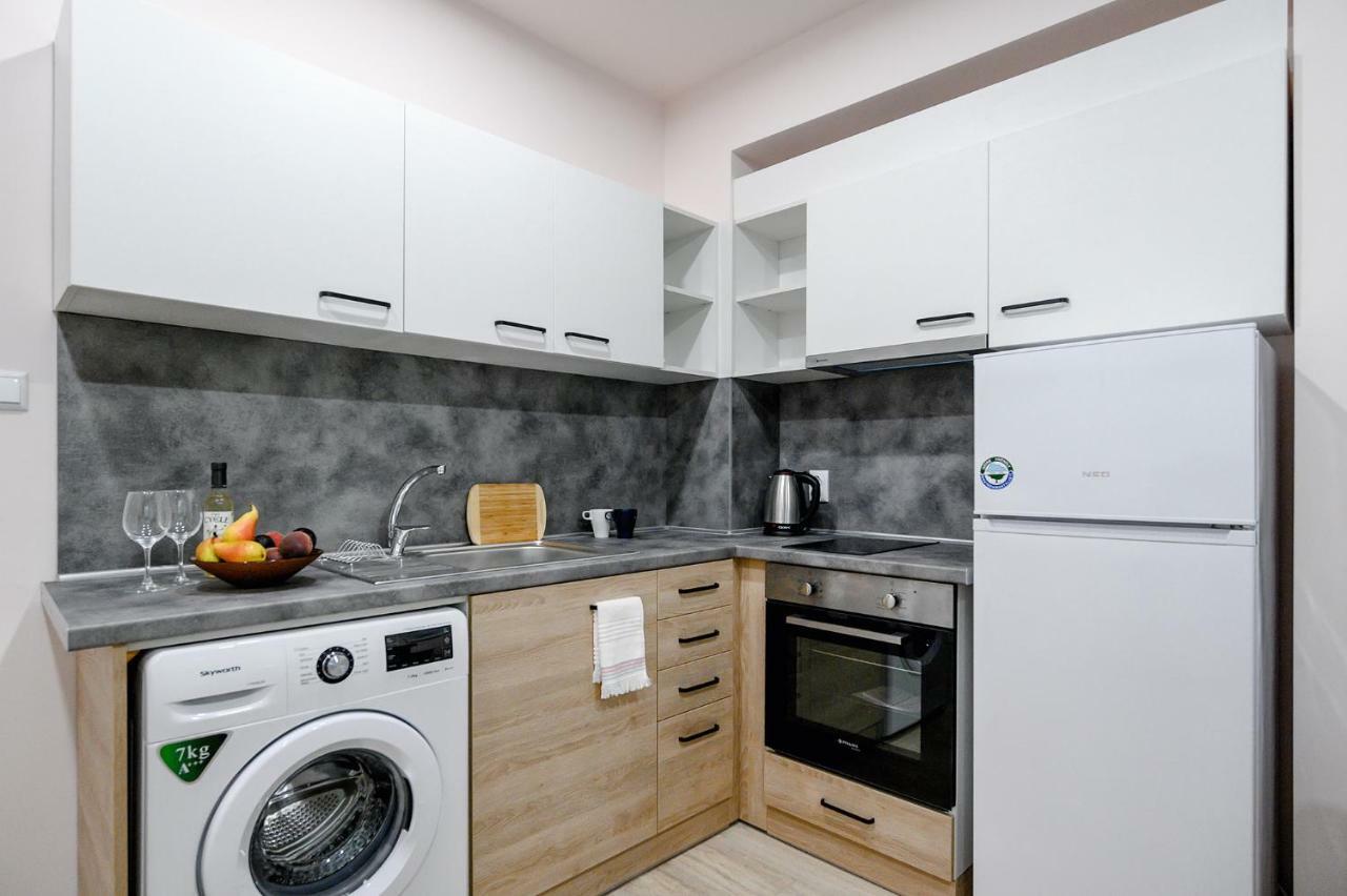 Studio Thermi 1 Varna Bagian luar foto